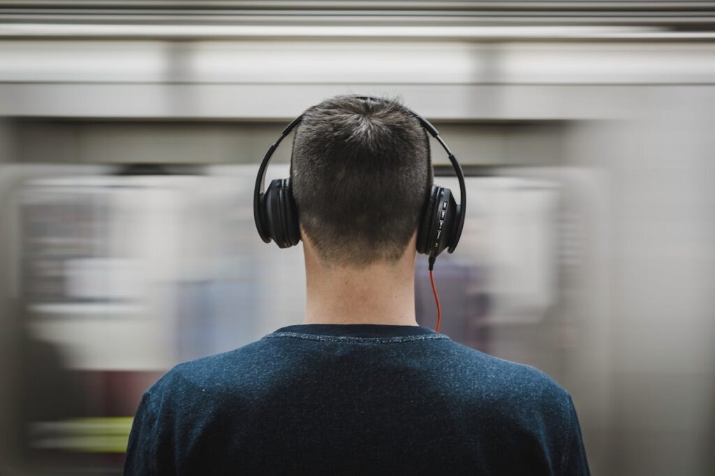 Rust en focus: zo kies je de juiste noise cancelling audio voor thuis en onderweg
